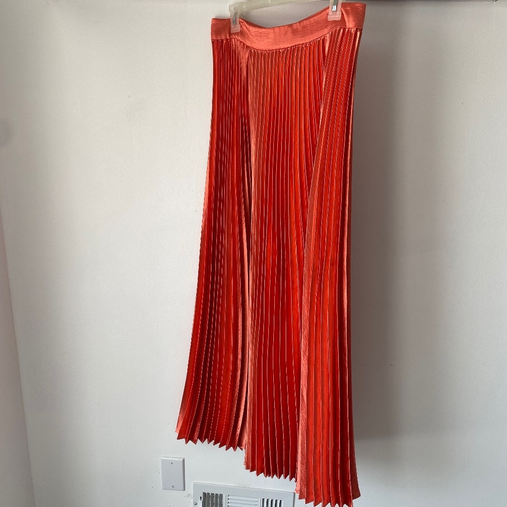 Women’s Medium New York & company Long Satiny Pleated Orange Side Slit Skirt